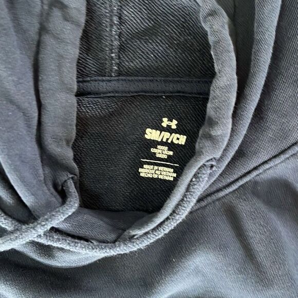 Under Armour men’s size small short sleeve hoodie - Picture 2 of 3
